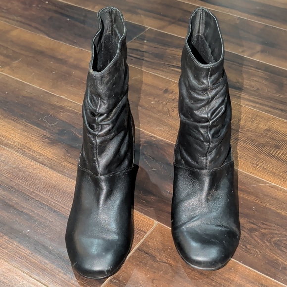 Array Slouch Ankle Boots - Picture 3 of 7